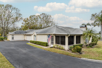 Fairway Palms in Sun City Center, FL - Building Photo - Building Photo