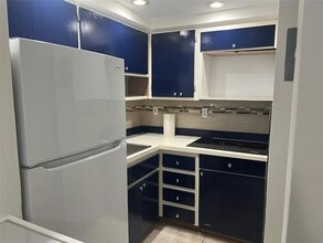 2001 S Ocean Dr, Unit 1 in Hallandale Beach, FL - Building Photo - Building Photo