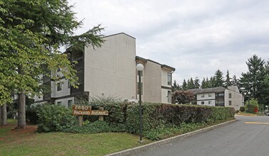 2860 Packard Ave in Coquitlam, BC - Building Photo - Building Photo