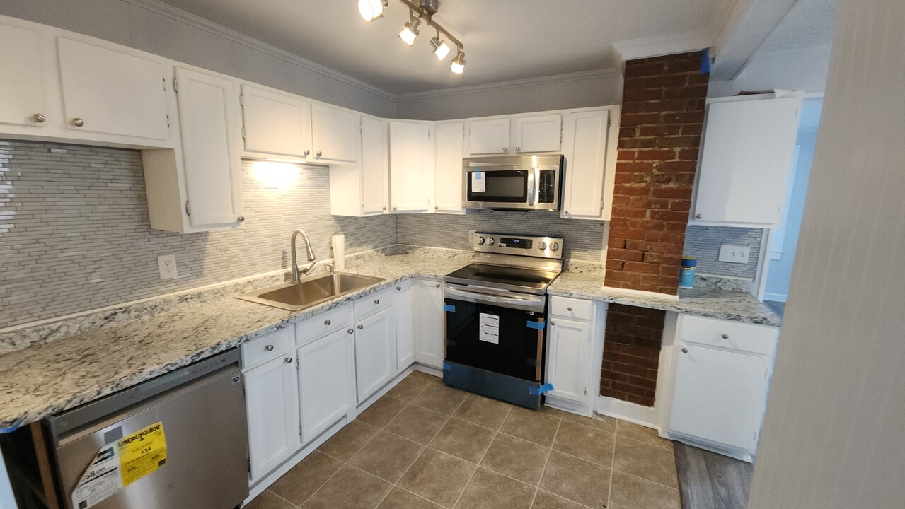303 Clement St in Radford, VA - Foto de edificio