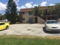 4700 Gardenette St in West Palm Beach, FL - Building Photo - Building Photo