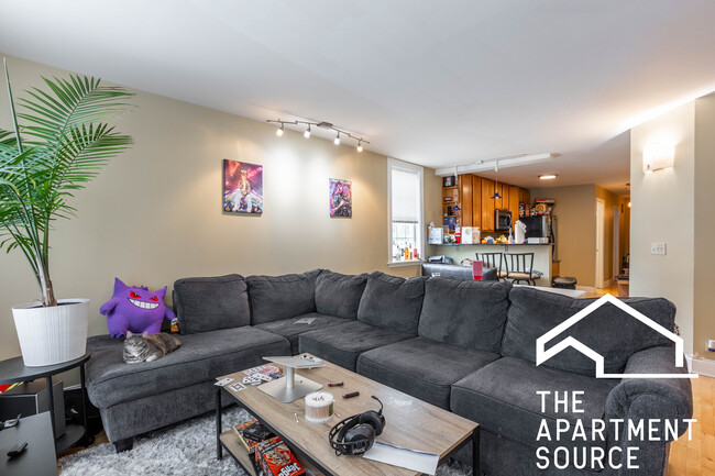 1059 W Fry St, Unit 1