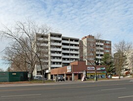 Richmond Hill Heights in Richmond Hill, ON - Building Photo