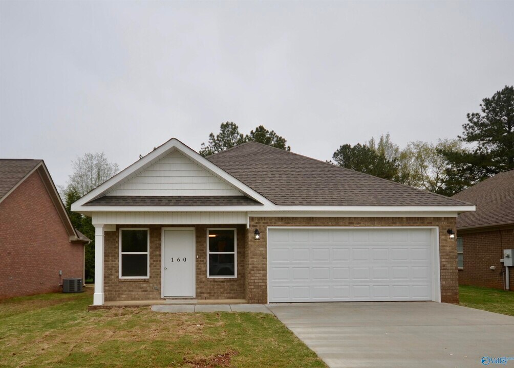 160 Swansea Ln in Moulton, AL - Building Photo