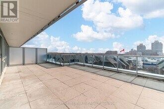 9471 Yonge St in Richmond Hill, ON - Building Photo - Building Photo