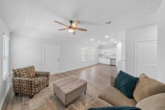 1434 25th St in Hempstead, TX - Building Photo - Building Photo