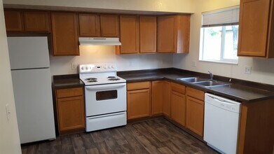 LKWD Heights in Layton, UT - Foto de edificio - Interior Photo