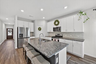 210 Briarwood Ln in Lake Dallas, TX - Building Photo - Building Photo