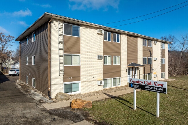 Country Club View in Cedar Rapids, IA - Building Photo - Building Photo