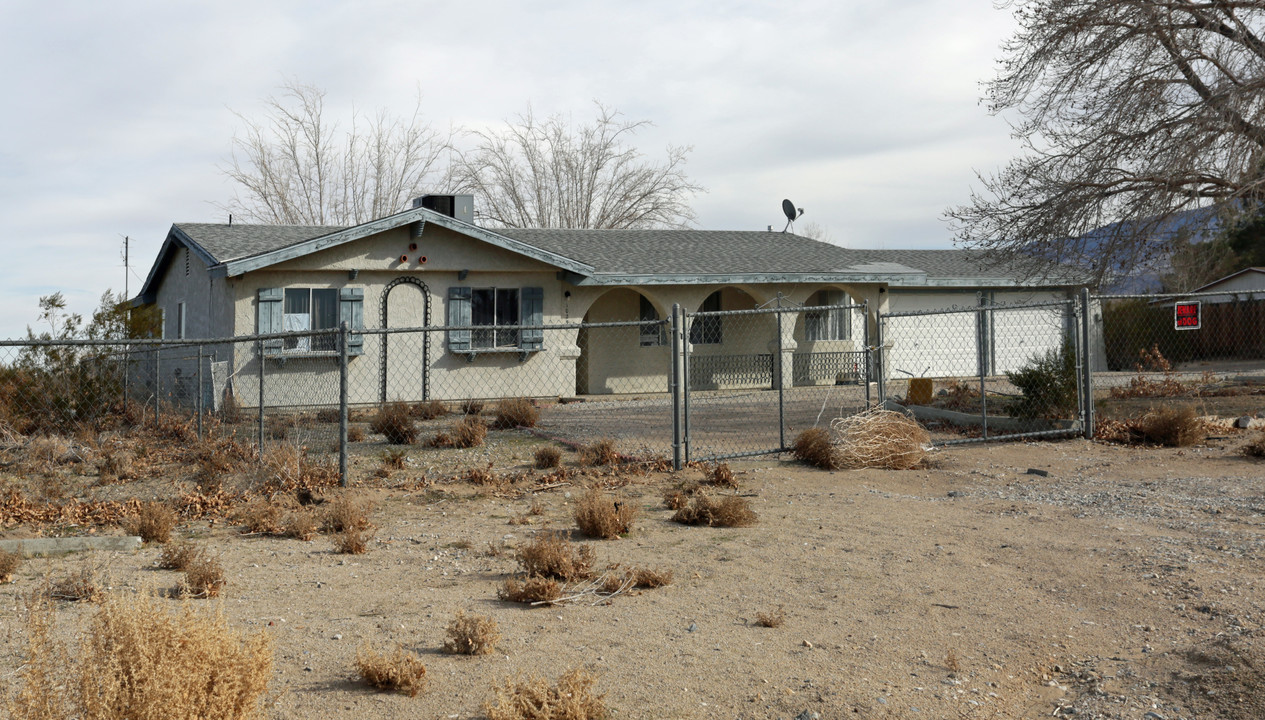 10421-10433 Baker Rd in Lucerne Valley, CA - Building Photo