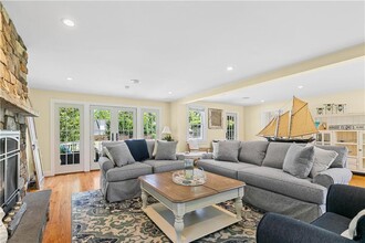 6 Beach Ave in Newport, RI - Building Photo - Building Photo