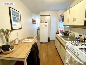 181 Thompson St in New York, NY - Building Photo - Building Photo