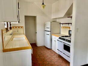 1519 N Hayworth Ave, Unit 1519 Hayworth in Los Angeles, CA - Building Photo - Building Photo