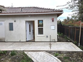 1657 Ceylon Dr in Brentwood, CA - Building Photo