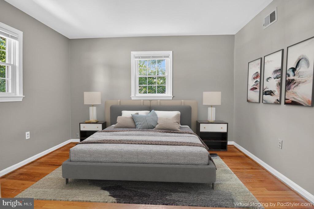 7917 Falstaff Rd in McLean, VA - Building Photo