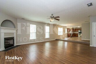 4523 Beau Point Ct SW in Snellville, GA - Foto de edificio - Building Photo