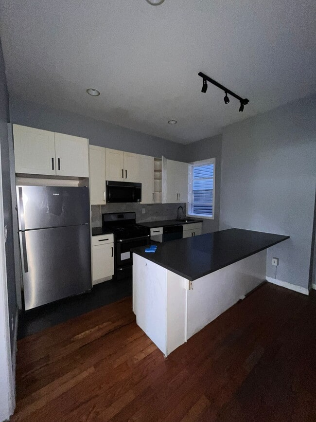 62 Van Reypen St in Jersey City, NJ - Foto de edificio - Building Photo