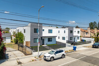 Nordhoff Residential in Panorama City, CA - Foto de edificio - Building Photo