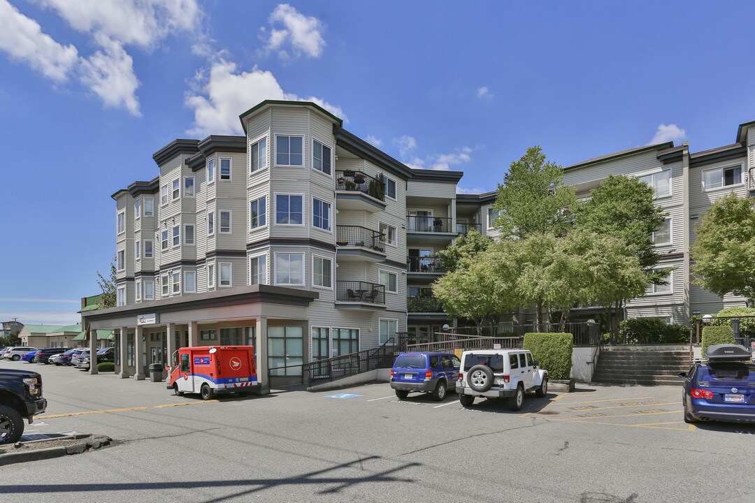 College Court in Langley, BC - Building Photo
