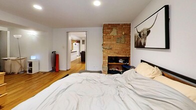 910 W Wrightwood Ave in Chicago, IL - Foto de edificio - Building Photo