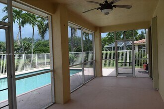 991 Crestview Cir in Weston, FL - Building Photo - Building Photo