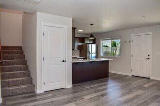 1991 Sky Park Dr in Medford, OR - Building Photo - Building Photo