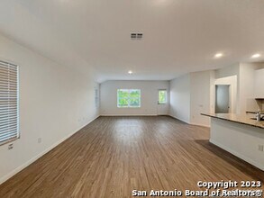 622 Bean Bnd in San Antonio, TX - Building Photo - Building Photo