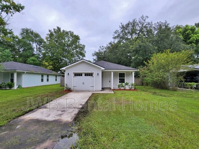 property at 2919 W 3rd St