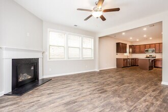 387 Lenore Ct in Hiram, GA - Building Photo - Building Photo