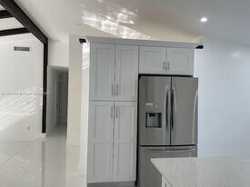 17010 SW 93rd Ave in Palmetto Bay, FL - Building Photo