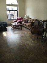 92 W Union St in Athens, OH - Building Photo