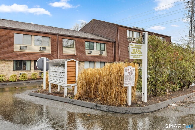 22 Radio Pl in Stamford, CT - Building Photo - Building Photo