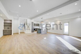 5637 1/2 Riverton Ave in Los Angeles, CA - Building Photo
