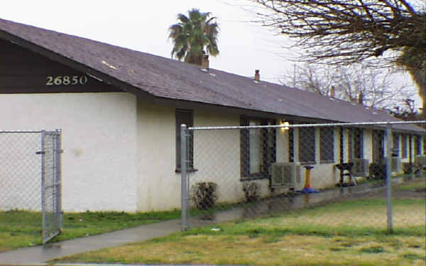 26850 Hillview St in Highland, CA - Building Photo