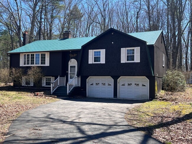 property at 33 Meadowbrook Dr