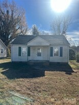 323 W Bingham St in Statesville, NC - Building Photo