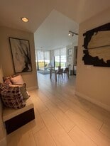 201 SW 17th Rd, Unit 6 in Miami, FL - Building Photo
