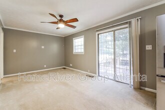 575 W Handy Dr NW in Atlanta, GA - Building Photo - Building Photo