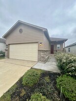596 Jennifer Wy in New Braunfels, TX - Building Photo