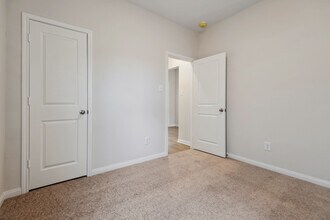 348 Kingston Wy in Waller, TX - Building Photo - Building Photo