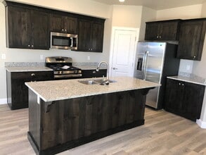 499 530 W in Hurricane, UT - Building Photo - Building Photo