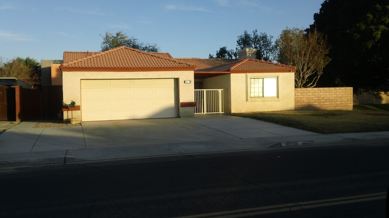 45796 Palm Meadows Dr in Indio, CA - Foto de edificio