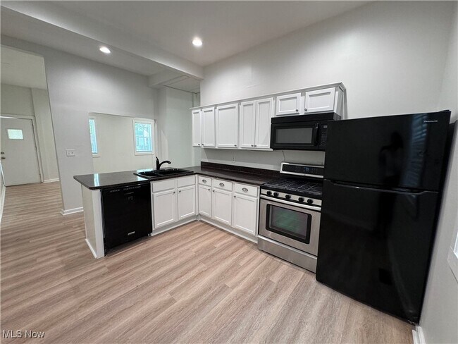 3820 John Ave in Cleveland, OH - Foto de edificio - Building Photo