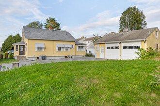 78 Meriline Ave in West Hartford, CT - Building Photo - Building Photo
