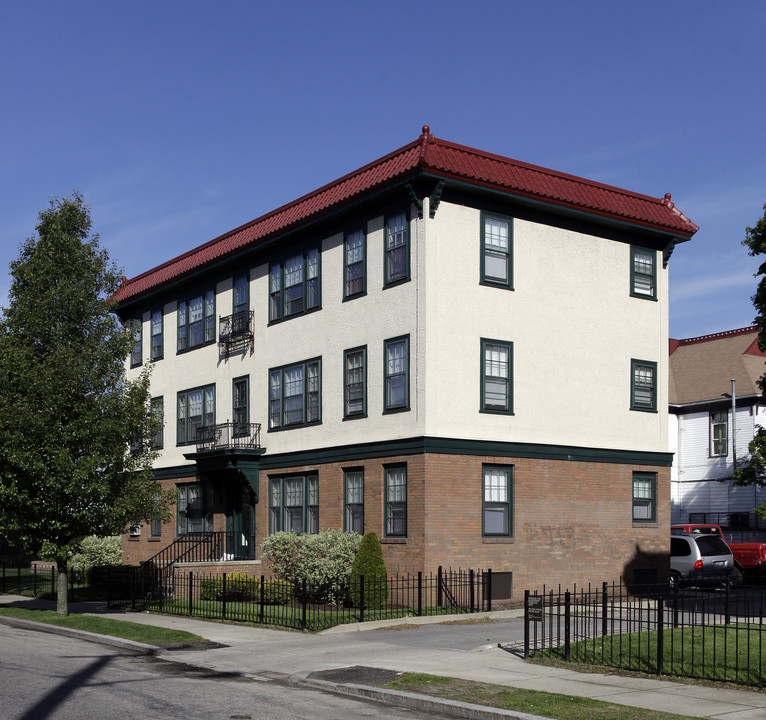 Elmwood Commons in Providence, RI - Building Photo