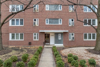 River Forest Garden Condominium in River Forest, IL - Building Photo - Building Photo