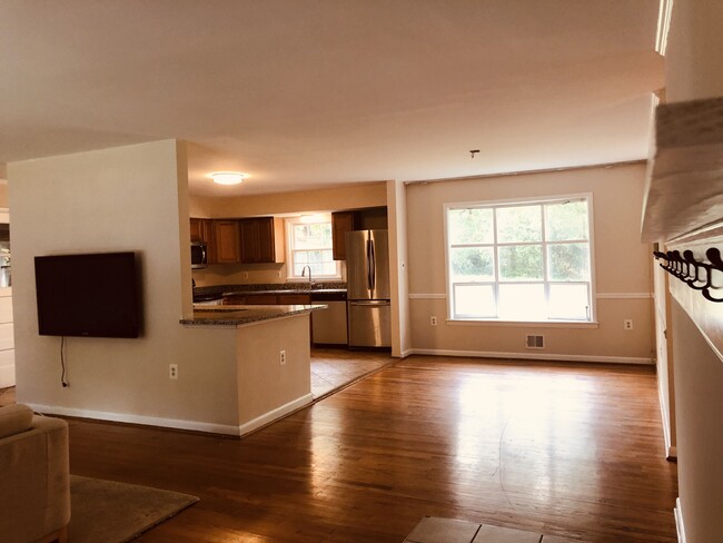 9403 Limestone Pl in College Park, MD - Foto de edificio - Building Photo