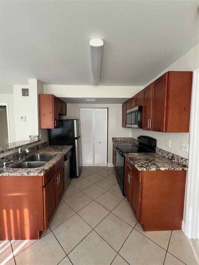 3954 NW 87th Ave, Unit 3954 in Sunrise, FL - Building Photo - Building Photo