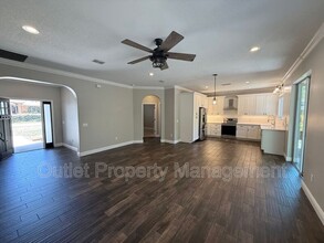926 Feather Dr in Deltona, FL - Building Photo - Building Photo
