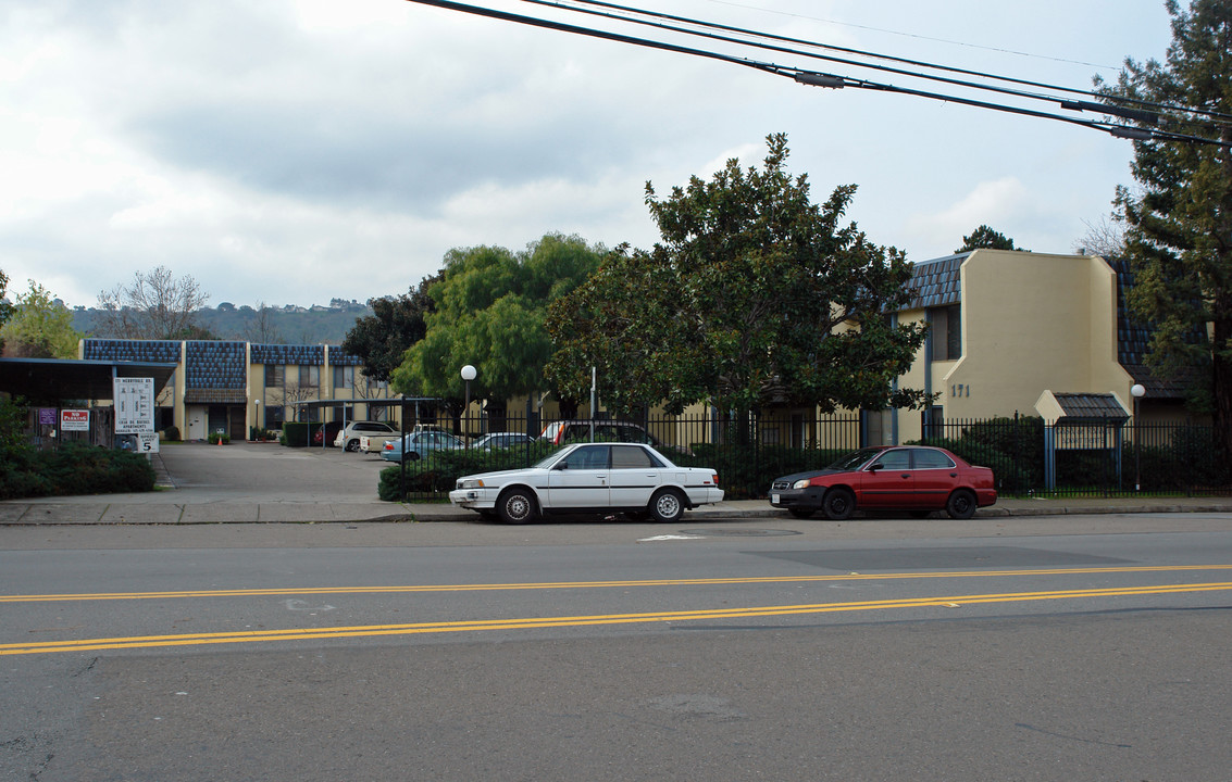 Casa de Rafael Apartments in San Rafael, CA - Building Photo